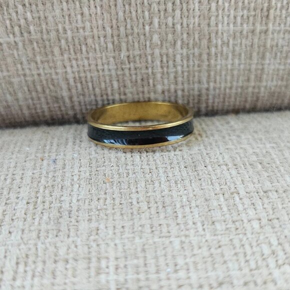 Fashion Ring Black/Gold Tone Finger Band Unisex Ring Fashion Jewelry Size 8 - Picture 4 of 11